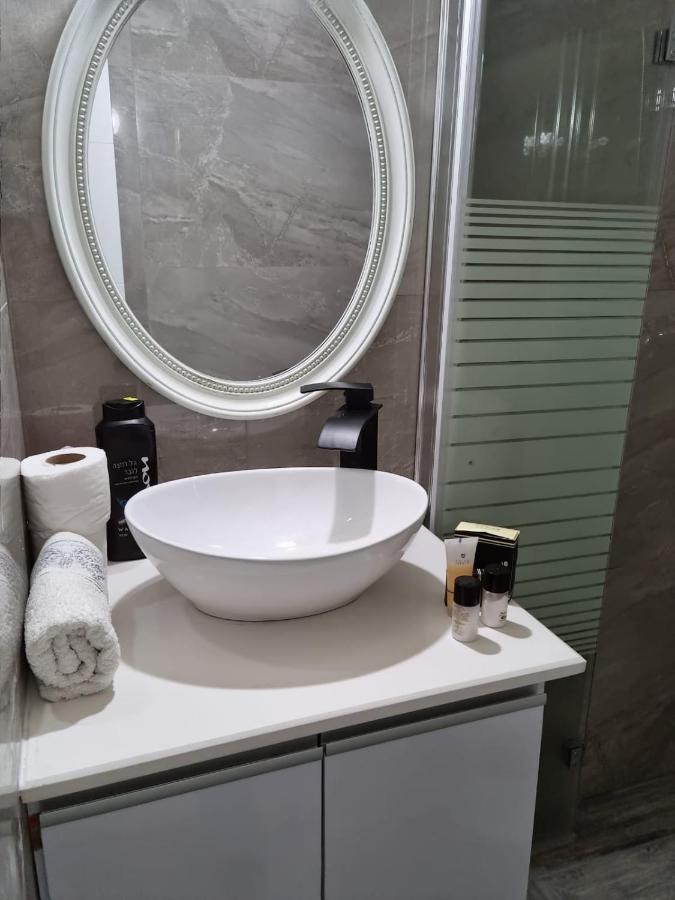 Pearl Island Suite Ashkelon Bagian luar foto